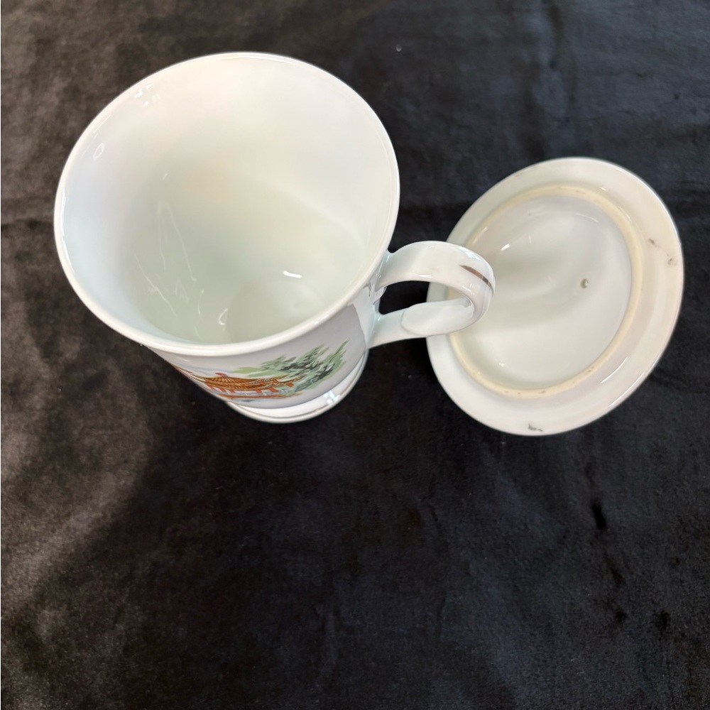 Vintage Ceramic Chinese- Style Lidded Teacup - Picture 6 of 8